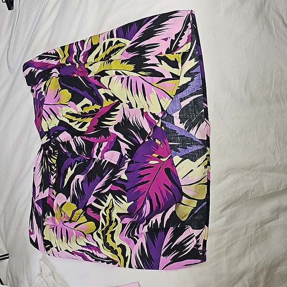 Top Future Collective Botanical Wrap Neck Halter Tiny Top  W/ Alani Noelle 3X - Picture 8 of 9